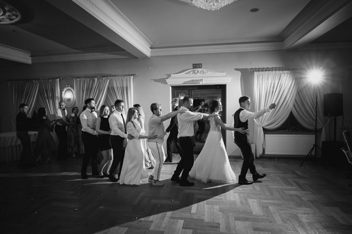 wesele w Czechowicach, slub w bronowie, kościół w bronowie, złota korona czechowice, wesele w złotej koronie w czechowicach, fotograf slubny slask, zdjecia slubne slask, fotograf na slub slask, zdjecia slubne bielsko, fotografia slubna bielsko, fotografia slubna slask, zdjecia slubne Czaniec, fotografia slubna Czaniec, fotografia slubna katowice, zdjecia slubne katowice, fotograf slubny katowice, fotografia slubna krakow, fotograf na slub krakow, zdjecia slubne krakow