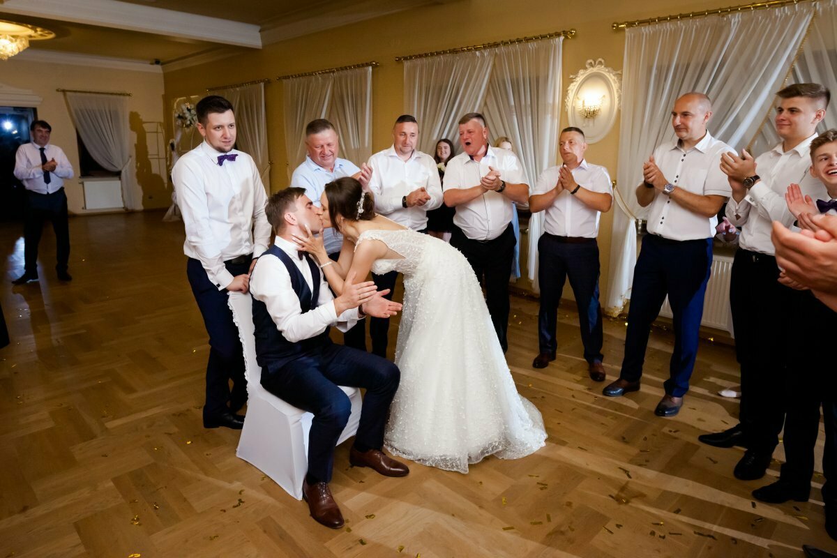 wesele w Czechowicach, slub w bronowie, kościół w bronowie, złota korona czechowice, wesele w złotej koronie w czechowicach, fotograf slubny slask, zdjecia slubne slask, fotograf na slub slask, zdjecia slubne bielsko, fotografia slubna bielsko, fotografia slubna slask, zdjecia slubne Czaniec, fotografia slubna Czaniec, fotografia slubna katowice, zdjecia slubne katowice, fotograf slubny katowice, fotografia slubna krakow, fotograf na slub krakow, zdjecia slubne krakow