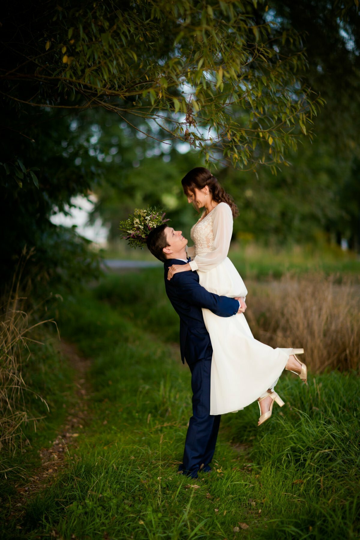 wesele w dolinie stawu, zdjęcia ślubne kraków, fotograf ślubny kraków, fotograf na slub krakow, dolina stawu zdzieslawice, dolina stawu Zdzięsławice, slub w Zdzięsławicach, slub w dolinie stawu zdzieslawice, plenerowy slub krakow, slub plenerowy w krakowie, slub w krakowie, wesele w krakowie, plenerowa ceremonia slubna krakow, ceremonia w plenerze krakow, fotografia slubna slask, fotografia slubna katowice, zdjecia slubne katowice, fotograf slubny katowice, zdjecia slubne bielsko, dwoch fotografow na slub, fotografia slubna krakow