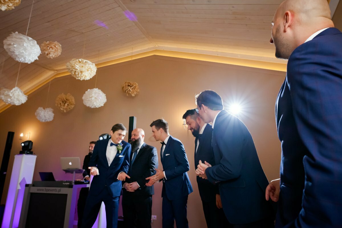 wesele w dolinie stawu, zdjęcia ślubne kraków, fotograf ślubny kraków, fotograf na slub krakow, dolina stawu zdzieslawice, dolina stawu Zdzięsławice, slub w Zdzięsławicach, slub w dolinie stawu zdzieslawice, plenerowy slub krakow, slub plenerowy w krakowie, slub w krakowie, wesele w krakowie, plenerowa ceremonia slubna krakow, ceremonia w plenerze krakow, fotografia slubna slask, fotografia slubna katowice, zdjecia slubne katowice, fotograf slubny katowice, zdjecia slubne bielsko, dwoch fotografow na slub, fotografia slubna krakow