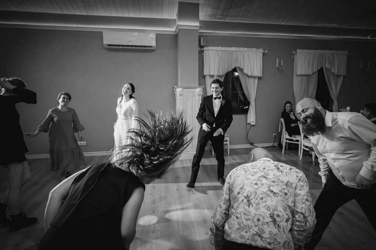 wesele w dolinie stawu, zdjęcia ślubne kraków, fotograf ślubny kraków, fotograf na slub krakow, dolina stawu zdzieslawice, dolina stawu Zdzięsławice, slub w Zdzięsławicach, slub w dolinie stawu zdzieslawice, plenerowy slub krakow, slub plenerowy w krakowie, slub w krakowie, wesele w krakowie, plenerowa ceremonia slubna krakow, ceremonia w plenerze krakow, fotografia slubna slask, fotografia slubna katowice, zdjecia slubne katowice, fotograf slubny katowice, zdjecia slubne bielsko, dwoch fotografow na slub, fotografia slubna krakow