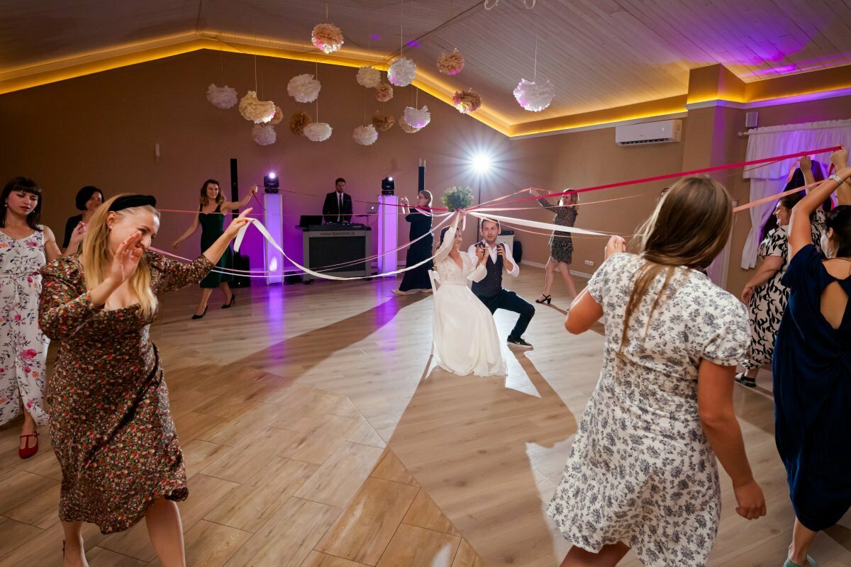 wesele w dolinie stawu, zdjęcia ślubne kraków, fotograf ślubny kraków, fotograf na slub krakow, dolina stawu zdzieslawice, dolina stawu Zdzięsławice, slub w Zdzięsławicach, slub w dolinie stawu zdzieslawice, plenerowy slub krakow, slub plenerowy w krakowie, slub w krakowie, wesele w krakowie, plenerowa ceremonia slubna krakow, ceremonia w plenerze krakow, fotografia slubna slask, fotografia slubna katowice, zdjecia slubne katowice, fotograf slubny katowice, zdjecia slubne bielsko, dwoch fotografow na slub, fotografia slubna krakow