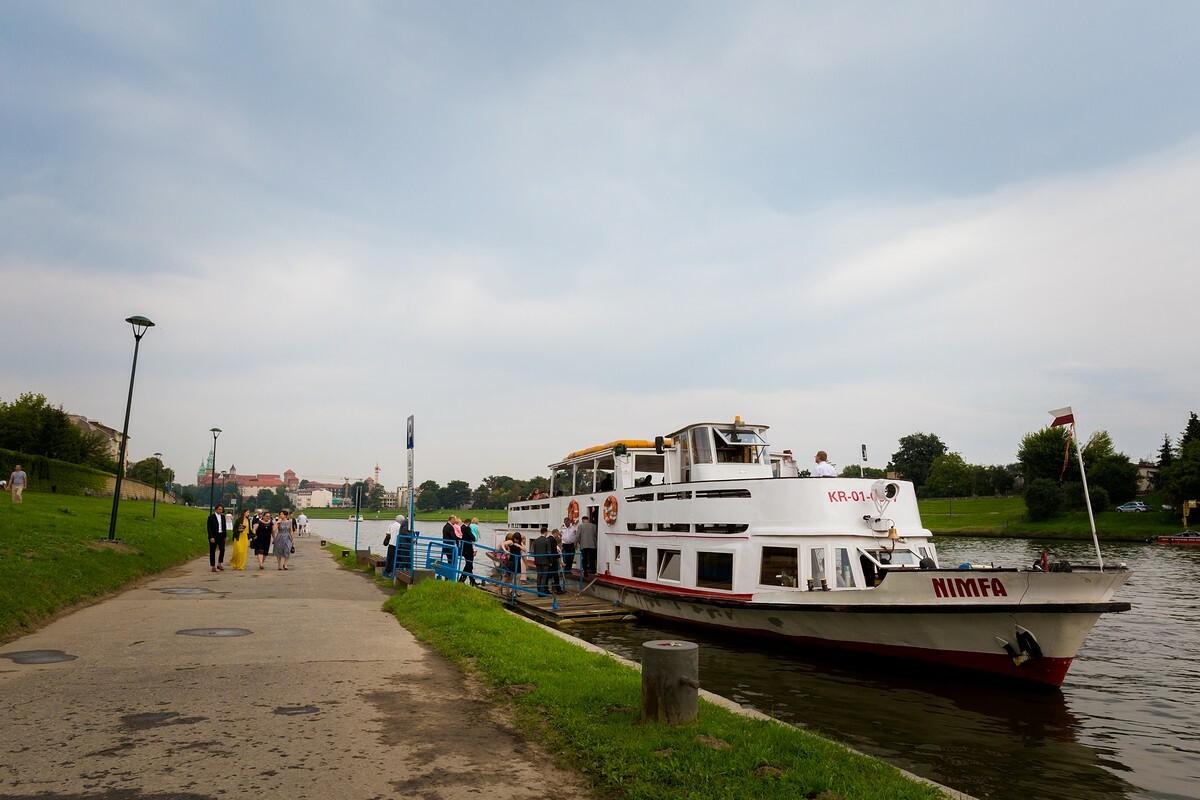 zdjęcia ślubne kraków, zdjecia slubne krakow, fotografia slubna, fotografia slubna krakow, fotograf slubny krakow, fotograf na wesele krakow, slub na salwatorze krakow, hotel qubus krakow, wesele w qubusie krakow, najlepsze zdjecia slubne, fotografia slubna slask, zdjecia slubne slask, fotografia weselna krakow, rejs lodka krakow, slub z widokiem na krakow, plener slubny w krakowie, zdjecia slubne bielsko, fotograf slubny bielsko, www.magiaobrazu.com, zdjecia slubne bielsko, fotografia slubna slask, fotograf cieszyn, zdjecia slubne cieszyn