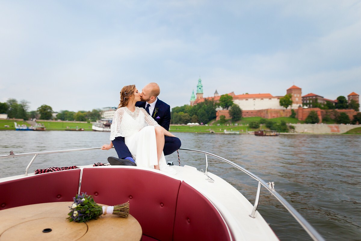 zdjęcia ślubne kraków, zdjecia slubne krakow, fotografia slubna, fotografia slubna krakow, fotograf slubny krakow, fotograf na wesele krakow, slub na salwatorze krakow, hotel qubus krakow, wesele w qubusie krakow, najlepsze zdjecia slubne, fotografia slubna slask, zdjecia slubne slask, fotografia weselna krakow, rejs lodka krakow, slub z widokiem na krakow, plener slubny w krakowie, zdjecia slubne bielsko, fotograf slubny bielsko, www.magiaobrazu.com, zdjecia slubne bielsko, fotografia slubna slask, fotograf cieszyn, zdjecia slubne cieszyn