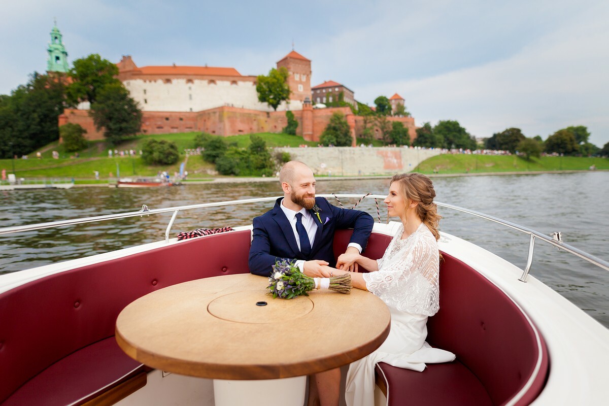 zdjęcia ślubne kraków, zdjecia slubne krakow, fotografia slubna, fotografia slubna krakow, fotograf slubny krakow, fotograf na wesele krakow, slub na salwatorze krakow, hotel qubus krakow, wesele w qubusie krakow, najlepsze zdjecia slubne, fotografia slubna slask, zdjecia slubne slask, fotografia weselna krakow, rejs lodka krakow, slub z widokiem na krakow, plener slubny w krakowie, zdjecia slubne bielsko, fotograf slubny bielsko, www.magiaobrazu.com, zdjecia slubne bielsko, fotografia slubna slask, fotograf cieszyn, zdjecia slubne cieszyn