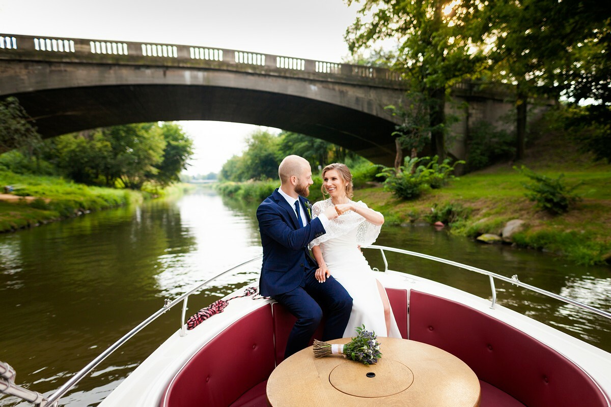 zdjęcia ślubne kraków, zdjecia slubne krakow, fotografia slubna, fotografia slubna krakow, fotograf slubny krakow, fotograf na wesele krakow, slub na salwatorze krakow, hotel qubus krakow, wesele w qubusie krakow, najlepsze zdjecia slubne, fotografia slubna slask, zdjecia slubne slask, fotografia weselna krakow, rejs lodka krakow, slub z widokiem na krakow, plener slubny w krakowie, zdjecia slubne bielsko, fotograf slubny bielsko, www.magiaobrazu.com, zdjecia slubne bielsko, fotografia slubna slask, fotograf cieszyn, zdjecia slubne cieszyn