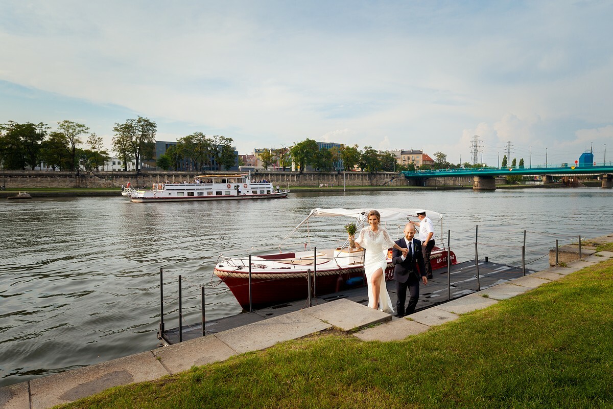 zdjęcia ślubne kraków, zdjecia slubne krakow, fotografia slubna, fotografia slubna krakow, fotograf slubny krakow, fotograf na wesele krakow, slub na salwatorze krakow, hotel qubus krakow, wesele w qubusie krakow, najlepsze zdjecia slubne, fotografia slubna slask, zdjecia slubne slask, fotografia weselna krakow, rejs lodka krakow, slub z widokiem na krakow, plener slubny w krakowie, zdjecia slubne bielsko, fotograf slubny bielsko, www.magiaobrazu.com, zdjecia slubne bielsko, fotografia slubna slask, fotograf cieszyn, zdjecia slubne cieszyn