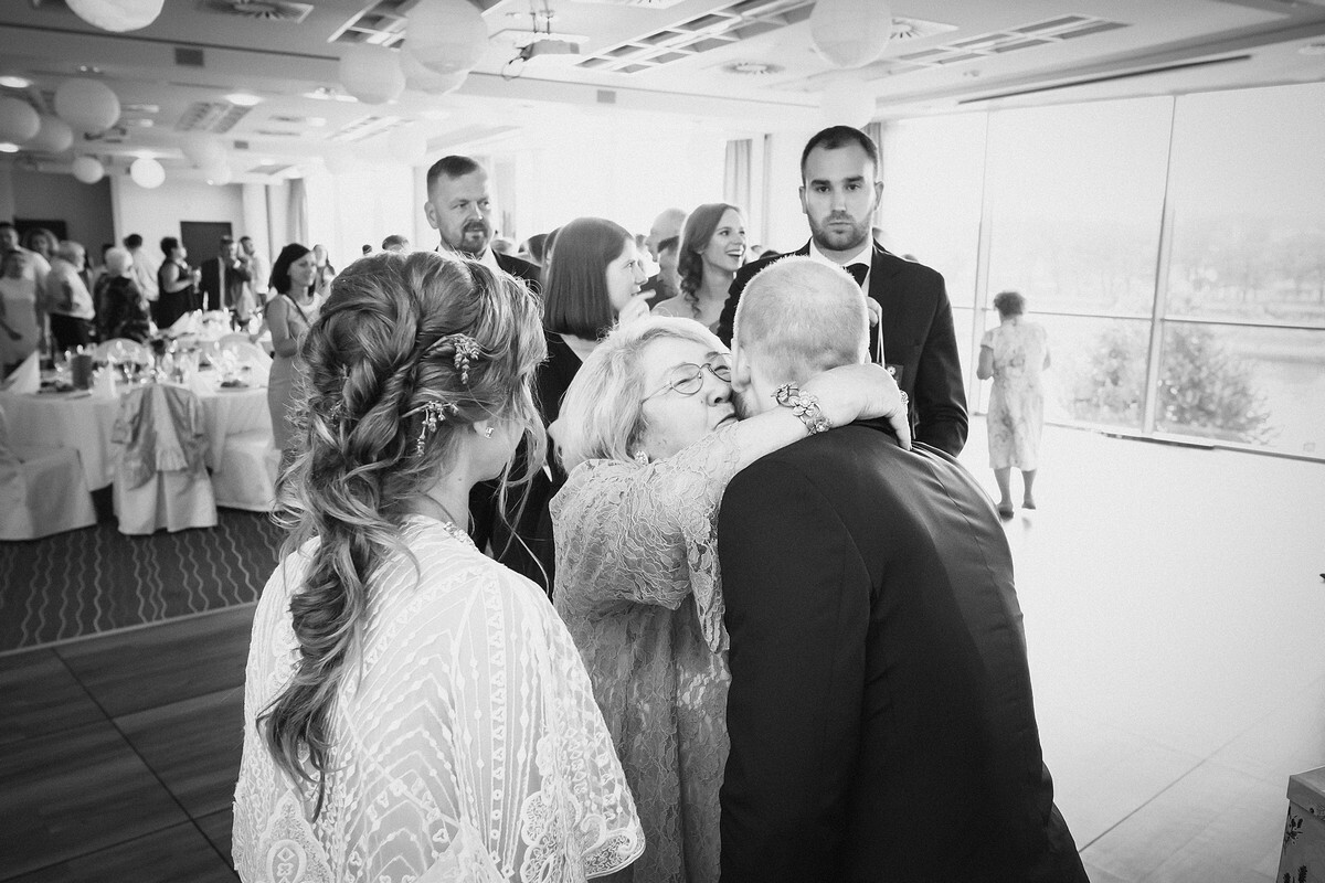 zdjęcia ślubne kraków, zdjecia slubne krakow, fotografia slubna, fotografia slubna krakow, fotograf slubny krakow, fotograf na wesele krakow, slub na salwatorze krakow, hotel qubus krakow, wesele w qubusie krakow, najlepsze zdjecia slubne, fotografia slubna slask, zdjecia slubne slask, fotografia weselna krakow, rejs lodka krakow, slub z widokiem na krakow, plener slubny w krakowie, zdjecia slubne bielsko, fotograf slubny bielsko, www.magiaobrazu.com, zdjecia slubne bielsko, fotografia slubna slask, fotograf cieszyn, zdjecia slubne cieszyn