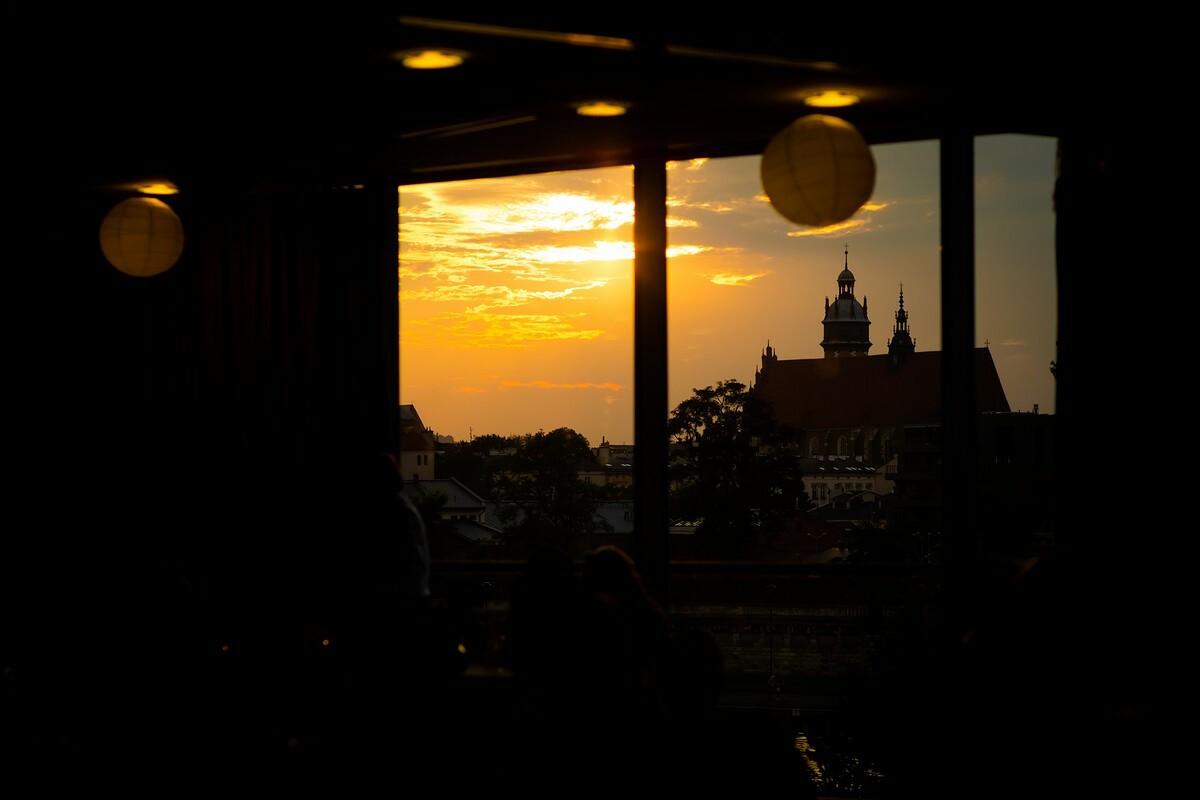 zdjęcia ślubne kraków, zdjecia slubne krakow, fotografia slubna, fotografia slubna krakow, fotograf slubny krakow, fotograf na wesele krakow, slub na salwatorze krakow, hotel qubus krakow, wesele w qubusie krakow, najlepsze zdjecia slubne, fotografia slubna slask, zdjecia slubne slask, fotografia weselna krakow, rejs lodka krakow, slub z widokiem na krakow, plener slubny w krakowie, zdjecia slubne bielsko, fotograf slubny bielsko, www.magiaobrazu.com, zdjecia slubne bielsko, fotografia slubna slask, fotograf cieszyn, zdjecia slubne cieszyn