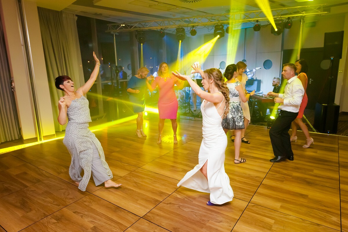 zdjęcia ślubne kraków, zdjecia slubne krakow, fotografia slubna, fotografia slubna krakow, fotograf slubny krakow, fotograf na wesele krakow, slub na salwatorze krakow, hotel qubus krakow, wesele w qubusie krakow, najlepsze zdjecia slubne, fotografia slubna slask, zdjecia slubne slask, fotografia weselna krakow, rejs lodka krakow, slub z widokiem na krakow, plener slubny w krakowie, zdjecia slubne bielsko, fotograf slubny bielsko, www.magiaobrazu.com, zdjecia slubne bielsko, fotografia slubna slask, fotograf cieszyn, zdjecia slubne cieszyn