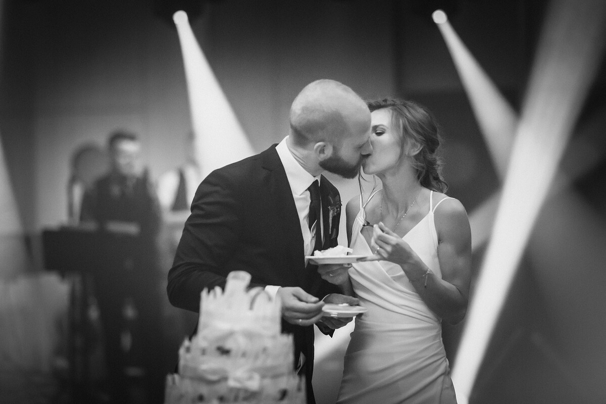 zdjęcia ślubne kraków, zdjecia slubne krakow, fotografia slubna, fotografia slubna krakow, fotograf slubny krakow, fotograf na wesele krakow, slub na salwatorze krakow, hotel qubus krakow, wesele w qubusie krakow, najlepsze zdjecia slubne, fotografia slubna slask, zdjecia slubne slask, fotografia weselna krakow, rejs lodka krakow, slub z widokiem na krakow, plener slubny w krakowie, zdjecia slubne bielsko, fotograf slubny bielsko, www.magiaobrazu.com, zdjecia slubne bielsko, fotografia slubna slask, fotograf cieszyn, zdjecia slubne cieszyn