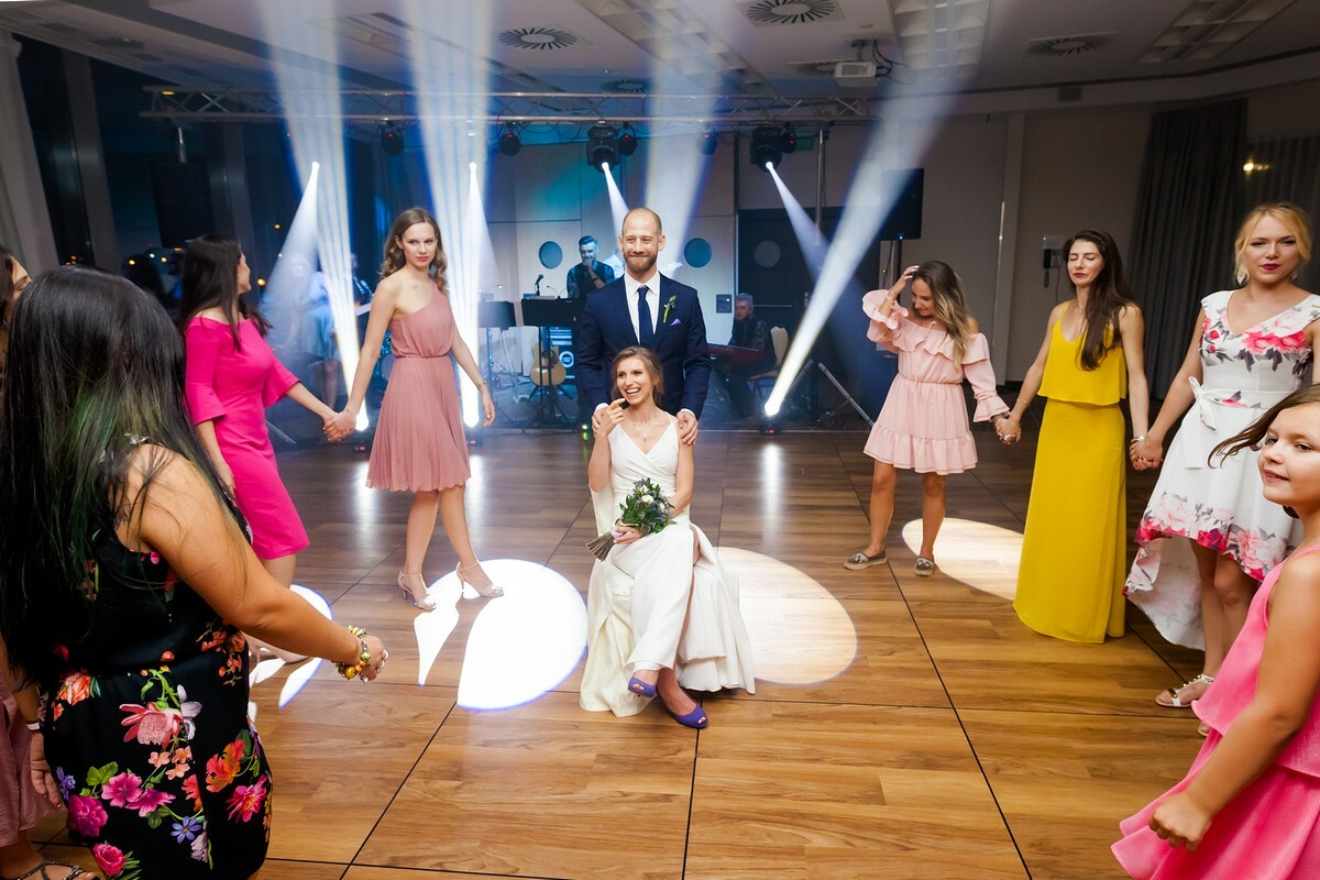 zdjęcia ślubne kraków, zdjecia slubne krakow, fotografia slubna, fotografia slubna krakow, fotograf slubny krakow, fotograf na wesele krakow, slub na salwatorze krakow, hotel qubus krakow, wesele w qubusie krakow, najlepsze zdjecia slubne, fotografia slubna slask, zdjecia slubne slask, fotografia weselna krakow, rejs lodka krakow, slub z widokiem na krakow, plener slubny w krakowie, zdjecia slubne bielsko, fotograf slubny bielsko, www.magiaobrazu.com, zdjecia slubne bielsko, fotografia slubna slask, fotograf cieszyn, zdjecia slubne cieszyn