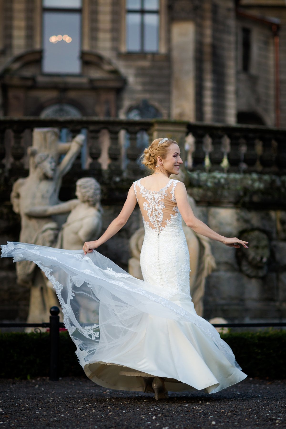 Zdjęcia ślubne Śląsk, sesja slubna w Mosznej, plener slubny Moszna, sesja slubna na zamku, plener slubny w palacu, Zamek Krowiarki, Pałac krowiarki, sesja slubna w krowiarkach, fotograf na slub slask, zdjecia slubne slask, plener slubny krowiarki, www.magiaobrazu.com, fotografia slubna w Mosznej, plener slubny w Krakowie, fotograf slubny Krakow, plener w Mosznej, Zamek w Mosznej, oryginalna sesja slubna, fotograf slubny slask, sesja slubna slask, fotografia slubna, plener slubny na zamku, fotograf slubny Krakow,