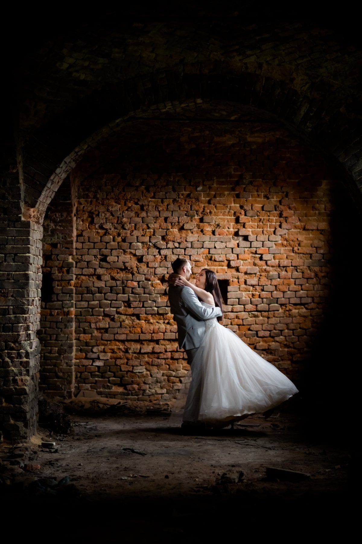 Zdjęcia ślubne Śląsk, sesja slubna na zamku, plener slubny w palacu, Zamek Krowiarki, Pałac krowiarki, sesja slubna w krowiarkach, fotograf na slub slask, zdjecia slubne slask, plener slubny krowiarki, www.magiaobrazu.com, fotografia slubna w Mosznej, plener slubny w Krakowie, fotograf slubny Krakow, oryginalna sesja slubna, fotograf slubny slask, sesja slubna slask, fotografia slubna, plener slubny na zamku, fotograf slubny Krakow,