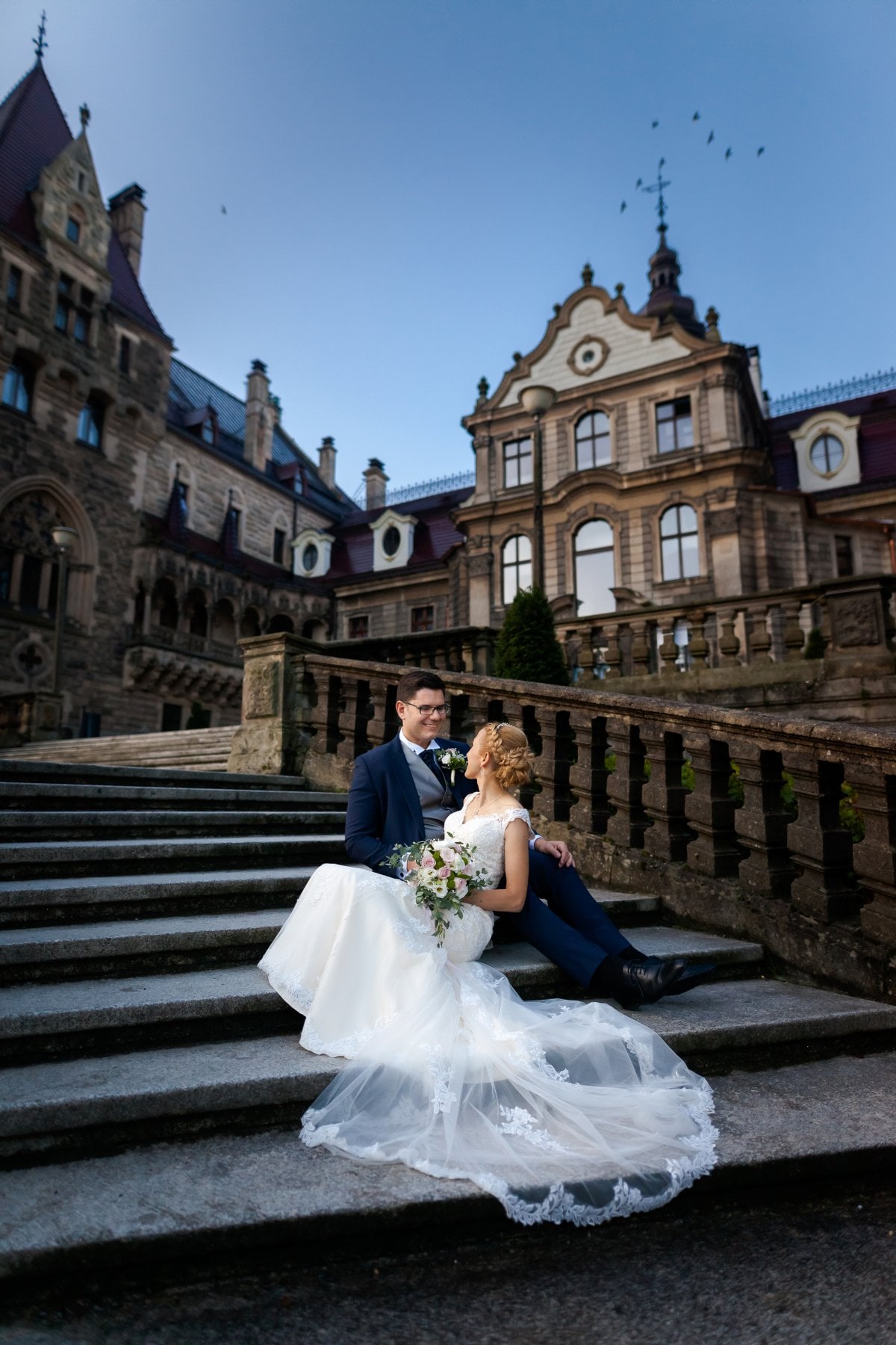 Zdjęcia ślubne Śląsk, sesja slubna w Mosznej, plener slubny Moszna, sesja slubna na zamku, plener slubny w palacu, Zamek Krowiarki, Pałac krowiarki, sesja slubna w krowiarkach, fotograf na slub slask, zdjecia slubne slask, plener slubny krowiarki, www.magiaobrazu.com, fotografia slubna w Mosznej, plener slubny w Krakowie, fotograf slubny Krakow, plener w Mosznej, Zamek w Mosznej, oryginalna sesja slubna, fotograf slubny slask, sesja slubna slask, fotografia slubna, plener slubny na zamku, fotograf slubny Krakow,