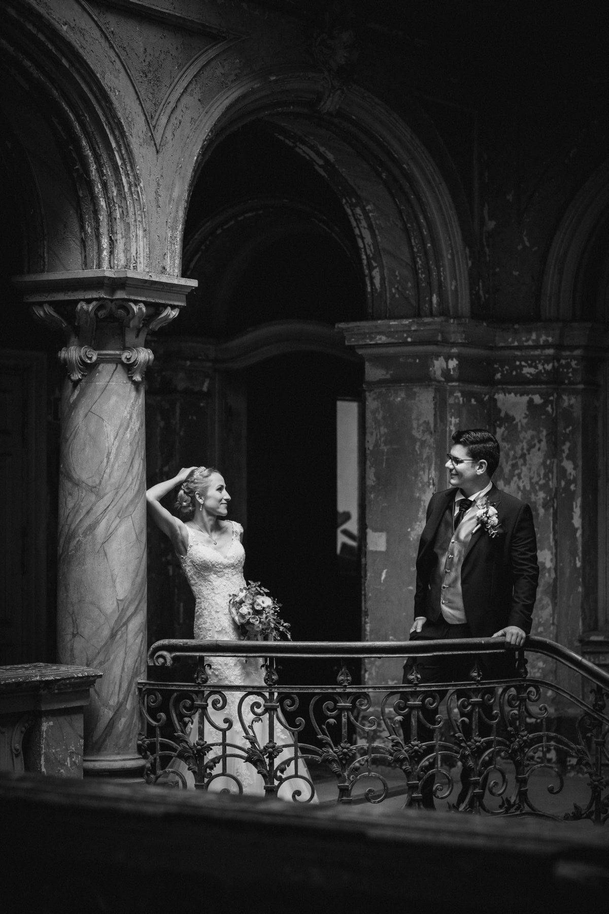 Zdjęcia ślubne Śląsk, sesja slubna w Mosznej, plener slubny Moszna, sesja slubna na zamku, plener slubny w palacu, Zamek Krowiarki, Pałac krowiarki, sesja slubna w krowiarkach, fotograf na slub slask, zdjecia slubne slask, plener slubny krowiarki, www.magiaobrazu.com, fotografia slubna w Mosznej, plener slubny w Krakowie, fotograf slubny Krakow, plener w Mosznej, Zamek w Mosznej, oryginalna sesja slubna, fotograf slubny slask, sesja slubna slask, fotografia slubna, plener slubny na zamku, fotograf slubny Krakow,