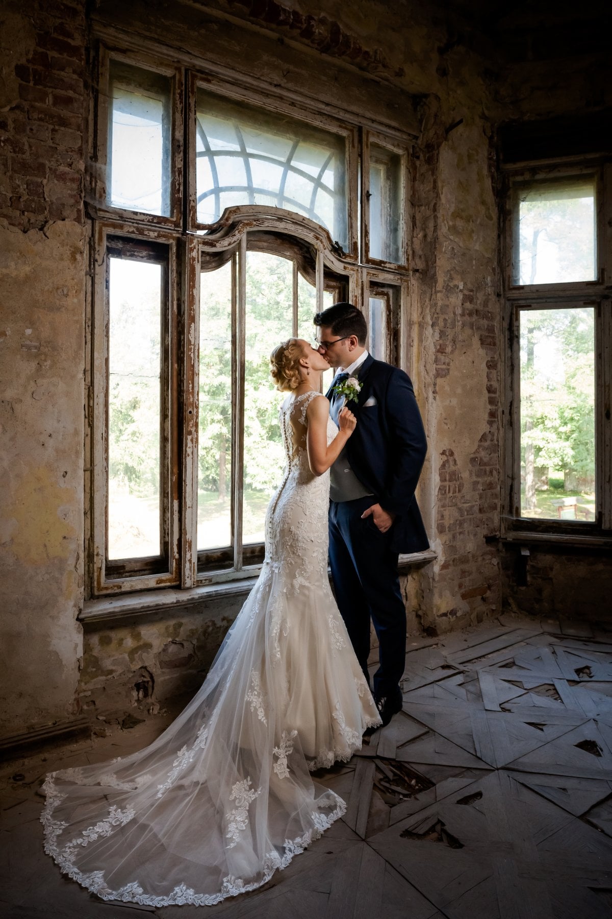 Zdjęcia ślubne Śląsk, sesja slubna w Mosznej, plener slubny Moszna, sesja slubna na zamku, plener slubny w palacu, Zamek Krowiarki, Pałac krowiarki, sesja slubna w krowiarkach, fotograf na slub slask, zdjecia slubne slask, plener slubny krowiarki, www.magiaobrazu.com, fotografia slubna w Mosznej, plener slubny w Krakowie, fotograf slubny Krakow, plener w Mosznej, Zamek w Mosznej, oryginalna sesja slubna, fotograf slubny slask, sesja slubna slask, fotografia slubna, plener slubny na zamku, fotograf slubny Krakow,