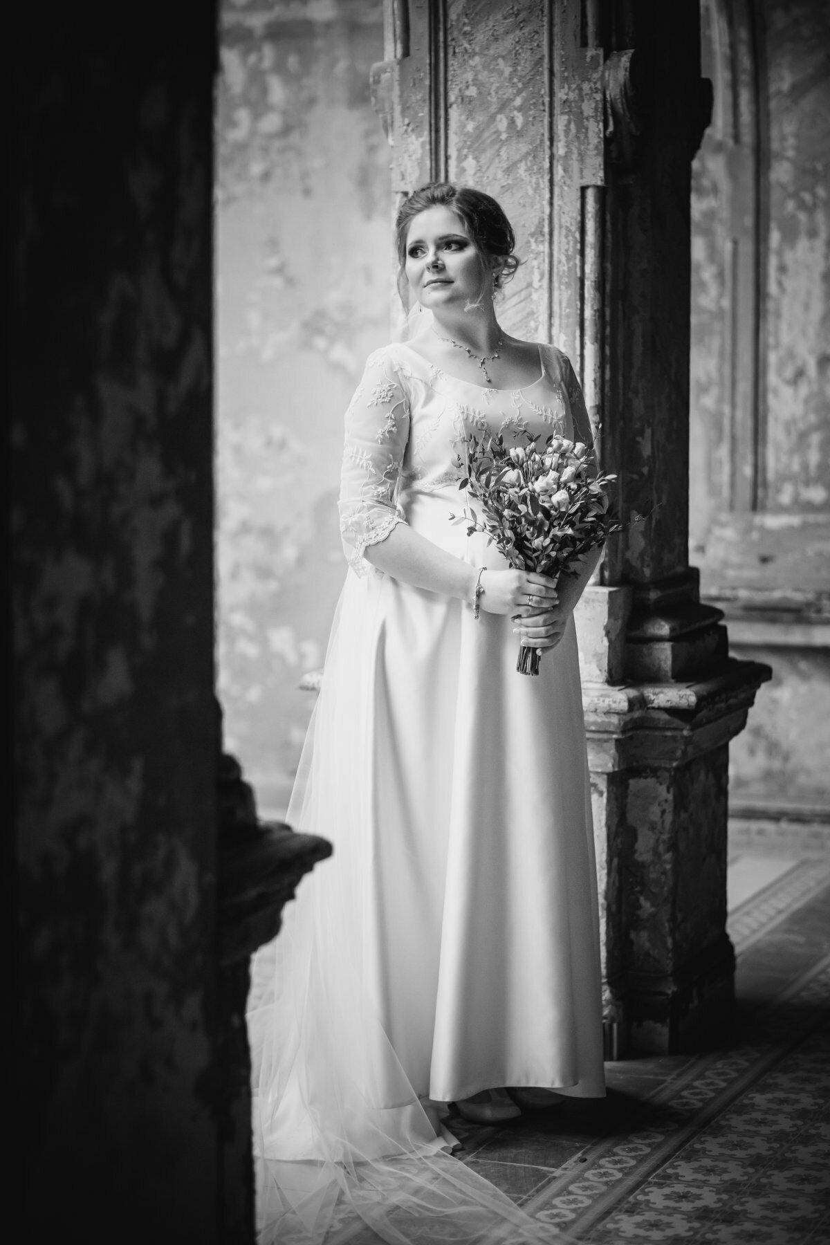 zdjecia slubne w palacu, sesja slubna w palacu w krowiarkach, plener w palacu w krowiarkach, sesja krowiarki, plener krowiarki, zdjecia slubne bielsko, fotografia slubna bielsko, sesja slubna w starym palacu, plener slubny w opuszczonym palacu, www.magiaobrazu.com, fotografia slubna Krakow, fotografia slubna slask, zdjecia slubne krakow, fotograf slubny slask, dwoch fotografow na slub, fotograf czechowice, zdjecia slubne bielsko, fotografia slubna bielsko,