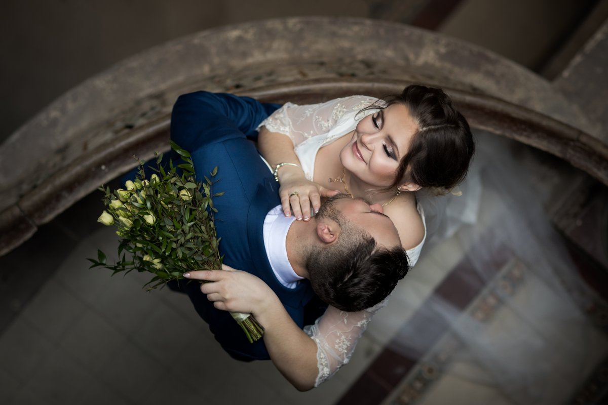 zdjecia slubne w palacu, sesja slubna w palacu w krowiarkach, plener w palacu w krowiarkach, sesja krowiarki, plener krowiarki, zdjecia slubne bielsko, fotografia slubna bielsko, sesja slubna w starym palacu, plener slubny w opuszczonym palacu, www.magiaobrazu.com, fotografia slubna Krakow, fotografia slubna slask, zdjecia slubne krakow, fotograf slubny slask, dwoch fotografow na slub, fotograf czechowice, zdjecia slubne bielsko, fotografia slubna bielsko,