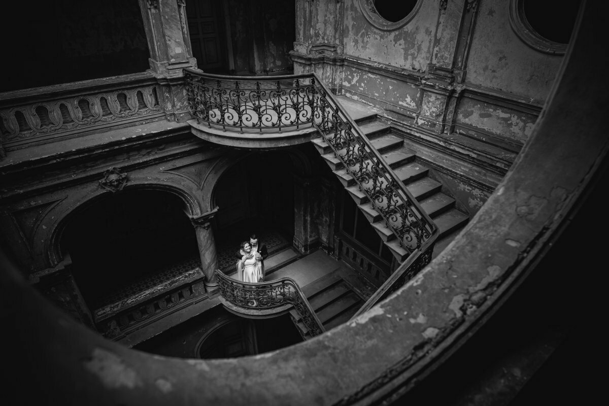 zdjecia slubne w palacu, sesja slubna w palacu w krowiarkach, plener w palacu w krowiarkach, sesja krowiarki, plener krowiarki, zdjecia slubne bielsko, fotografia slubna bielsko, sesja slubna w starym palacu, plener slubny w opuszczonym palacu, www.magiaobrazu.com, fotografia slubna Krakow, fotografia slubna slask, zdjecia slubne krakow, fotograf slubny slask, dwoch fotografow na slub, fotograf czechowice, zdjecia slubne bielsko, fotografia slubna bielsko,