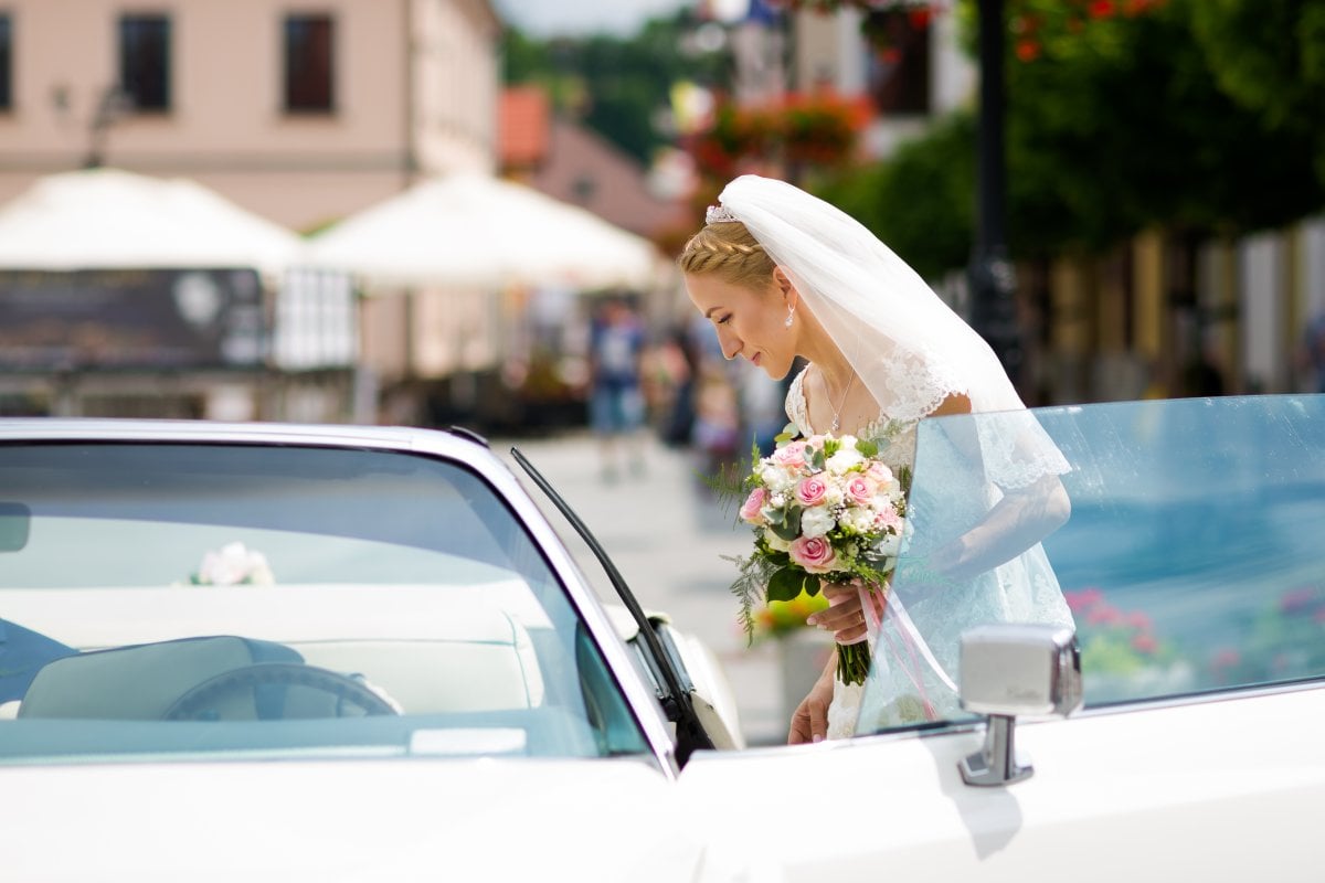 Zdjęcia ślubne Żywiec, wesele laguna zywiec, wesele w lagunie w zywcu, slub na jasnej gorce w slemieniu, slub jasna gorka slemien, fotograf na slub zywiec, slub polsko-francuski, sesja slubna z samochodem, cadillac na slub, fotograf na slub zywiec, fotografia slubna zywiec, zdjecia slubne slask, fotograf slubny slask, fotograf na wesele slask, fotograf slubny zywiec, fotografia slubna slask, fotograf slubny katowice, zdjecia slubne bielsko, fotografia slubna bielsko, dwoch fotografow na slub, fotografia slubna krakow, fotograf na slub krakow, zdjecia slubne krakow,