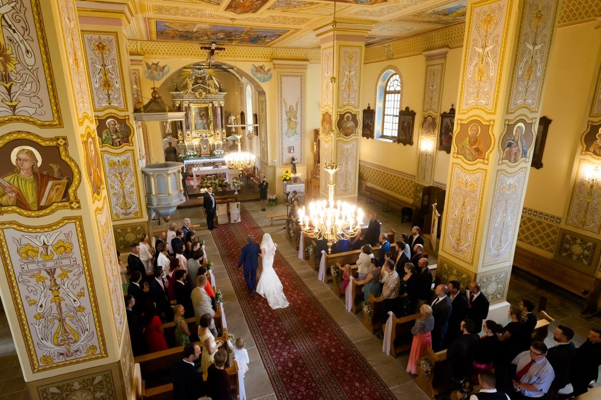 Zdjęcia ślubne Żywiec, wesele laguna zywiec, wesele w lagunie w zywcu, slub na jasnej gorce w slemieniu, slub jasna gorka slemien, fotograf na slub zywiec, slub polsko-francuski, sesja slubna z samochodem, cadillac na slub, fotograf na slub zywiec, fotografia slubna zywiec, zdjecia slubne slask, fotograf slubny slask, fotograf na wesele slask, fotograf slubny zywiec, fotografia slubna slask, fotograf slubny katowice, zdjecia slubne bielsko, fotografia slubna bielsko, dwoch fotografow na slub, fotografia slubna krakow, fotograf na slub krakow, zdjecia slubne krakow,