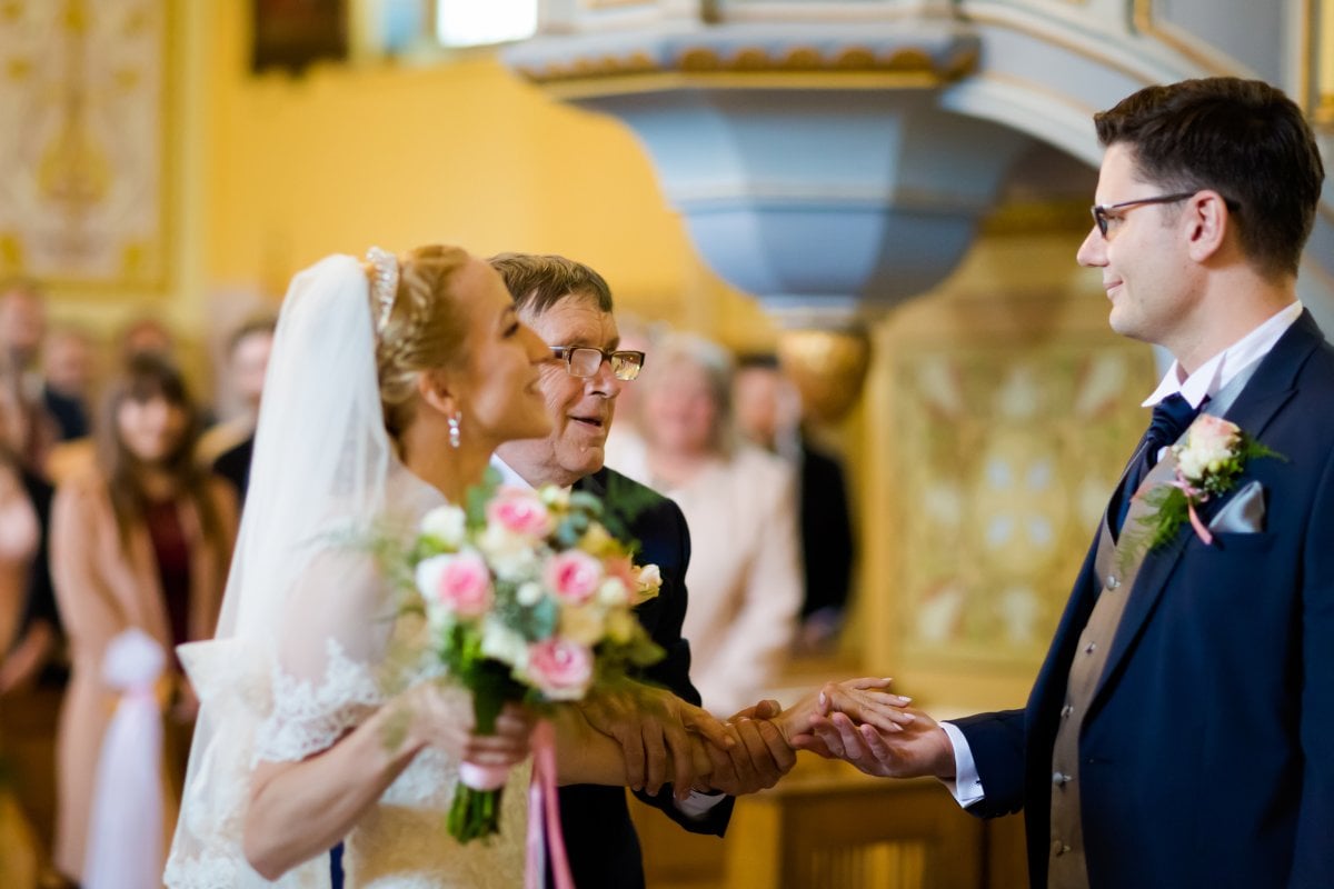 Zdjęcia ślubne Żywiec, wesele laguna zywiec, wesele w lagunie w zywcu, slub na jasnej gorce w slemieniu, slub jasna gorka slemien, fotograf na slub zywiec, slub polsko-francuski, sesja slubna z samochodem, cadillac na slub, fotograf na slub zywiec, fotografia slubna zywiec, zdjecia slubne slask, fotograf slubny slask, fotograf na wesele slask, fotograf slubny zywiec, fotografia slubna slask, fotograf slubny katowice, zdjecia slubne bielsko, fotografia slubna bielsko, dwoch fotografow na slub, fotografia slubna krakow, fotograf na slub krakow, zdjecia slubne krakow,
