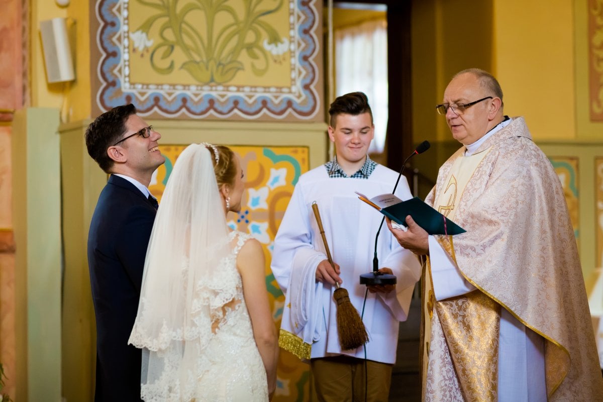 Zdjęcia ślubne Żywiec, wesele laguna zywiec, wesele w lagunie w zywcu, slub na jasnej gorce w slemieniu, slub jasna gorka slemien, fotograf na slub zywiec, slub polsko-francuski, sesja slubna z samochodem, cadillac na slub, fotograf na slub zywiec, fotografia slubna zywiec, zdjecia slubne slask, fotograf slubny slask, fotograf na wesele slask, fotograf slubny zywiec, fotografia slubna slask, fotograf slubny katowice, zdjecia slubne bielsko, fotografia slubna bielsko, dwoch fotografow na slub, fotografia slubna krakow, fotograf na slub krakow, zdjecia slubne krakow,
