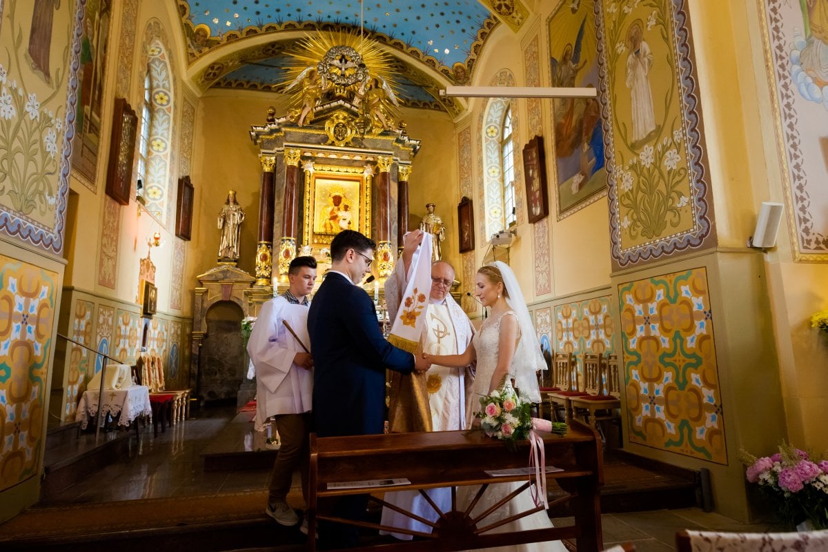 Zdjęcia ślubne Żywiec, wesele laguna zywiec, wesele w lagunie w zywcu, slub na jasnej gorce w slemieniu, slub jasna gorka slemien, fotograf na slub zywiec, slub polsko-francuski, sesja slubna z samochodem, cadillac na slub, fotograf na slub zywiec, fotografia slubna zywiec, zdjecia slubne slask, fotograf slubny slask, fotograf na wesele slask, fotograf slubny zywiec, fotografia slubna slask, fotograf slubny katowice, zdjecia slubne bielsko, fotografia slubna bielsko, dwoch fotografow na slub, fotografia slubna krakow, fotograf na slub krakow, zdjecia slubne krakow,