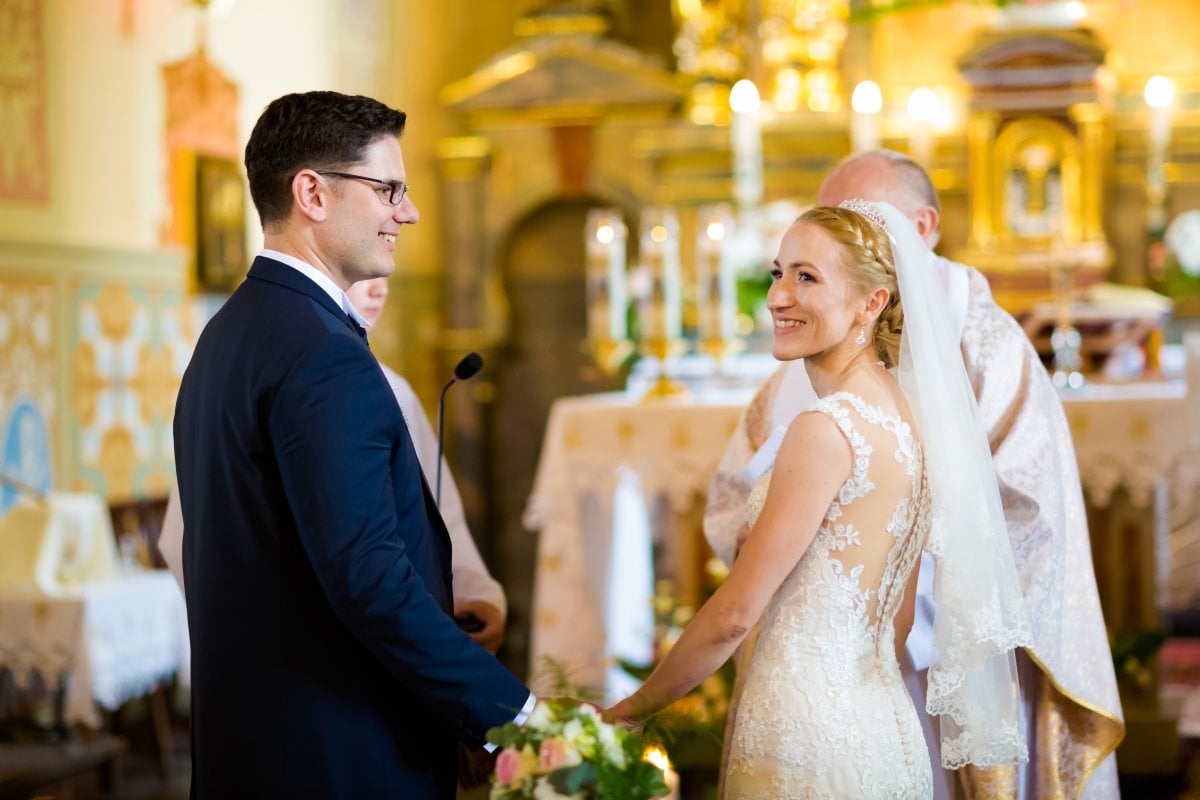 Zdjęcia ślubne Żywiec, wesele laguna zywiec, wesele w lagunie w zywcu, slub na jasnej gorce w slemieniu, slub jasna gorka slemien, fotograf na slub zywiec, slub polsko-francuski, sesja slubna z samochodem, cadillac na slub, fotograf na slub zywiec, fotografia slubna zywiec, zdjecia slubne slask, fotograf slubny slask, fotograf na wesele slask, fotograf slubny zywiec, fotografia slubna slask, fotograf slubny katowice, zdjecia slubne bielsko, fotografia slubna bielsko, dwoch fotografow na slub, fotografia slubna krakow, fotograf na slub krakow, zdjecia slubne krakow,