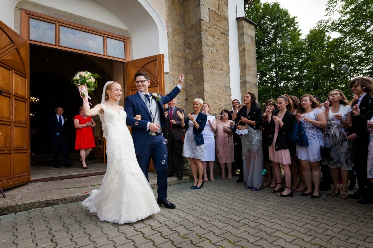Zdjęcia ślubne Żywiec, wesele laguna zywiec, wesele w lagunie w zywcu, slub na jasnej gorce w slemieniu, slub jasna gorka slemien, fotograf na slub zywiec, slub polsko-francuski, sesja slubna z samochodem, cadillac na slub, fotograf na slub zywiec, fotografia slubna zywiec, zdjecia slubne slask, fotograf slubny slask, fotograf na wesele slask, fotograf slubny zywiec, fotografia slubna slask, fotograf slubny katowice, zdjecia slubne bielsko, fotografia slubna bielsko, dwoch fotografow na slub, fotografia slubna krakow, fotograf na slub krakow, zdjecia slubne krakow,