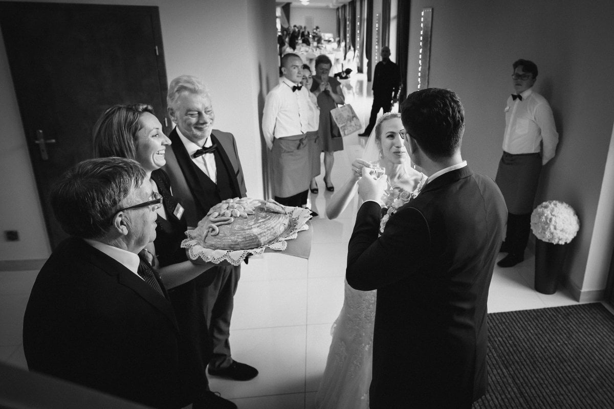 Zdjęcia ślubne Żywiec, wesele laguna zywiec, wesele w lagunie w zywcu, slub na jasnej gorce w slemieniu, slub jasna gorka slemien, fotograf na slub zywiec, slub polsko-francuski, sesja slubna z samochodem, cadillac na slub, fotograf na slub zywiec, fotografia slubna zywiec, zdjecia slubne slask, fotograf slubny slask, fotograf na wesele slask, fotograf slubny zywiec, fotografia slubna slask, fotograf slubny katowice, zdjecia slubne bielsko, fotografia slubna bielsko, dwoch fotografow na slub, fotografia slubna krakow, fotograf na slub krakow, zdjecia slubne krakow,