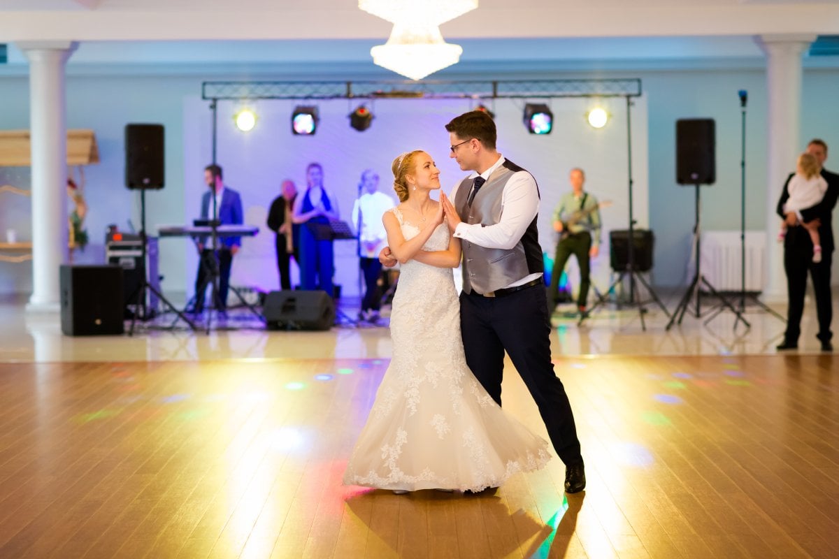 Zdjęcia ślubne Żywiec, wesele laguna zywiec, wesele w lagunie w zywcu, slub na jasnej gorce w slemieniu, slub jasna gorka slemien, fotograf na slub zywiec, slub polsko-francuski, sesja slubna z samochodem, cadillac na slub, fotograf na slub zywiec, fotografia slubna zywiec, zdjecia slubne slask, fotograf slubny slask, fotograf na wesele slask, fotograf slubny zywiec, fotografia slubna slask, fotograf slubny katowice, zdjecia slubne bielsko, fotografia slubna bielsko, dwoch fotografow na slub, fotografia slubna krakow, fotograf na slub krakow, zdjecia slubne krakow,