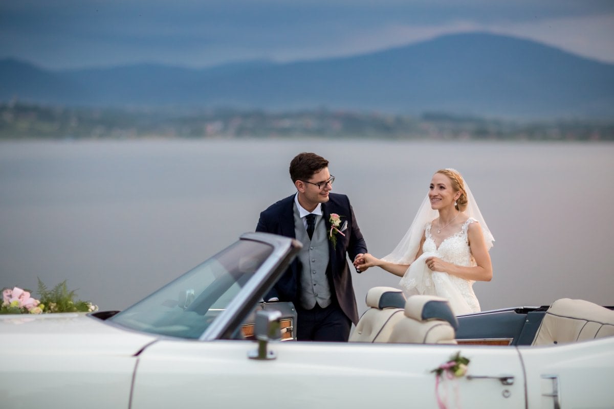 Zdjęcia ślubne Żywiec, wesele laguna zywiec, wesele w lagunie w zywcu, slub na jasnej gorce w slemieniu, slub jasna gorka slemien, fotograf na slub zywiec, slub polsko-francuski, sesja slubna z samochodem, cadillac na slub, fotograf na slub zywiec, fotografia slubna zywiec, zdjecia slubne slask, fotograf slubny slask, fotograf na wesele slask, fotograf slubny zywiec, fotografia slubna slask, fotograf slubny katowice, zdjecia slubne bielsko, fotografia slubna bielsko, dwoch fotografow na slub, fotografia slubna krakow, fotograf na slub krakow, zdjecia slubne krakow,