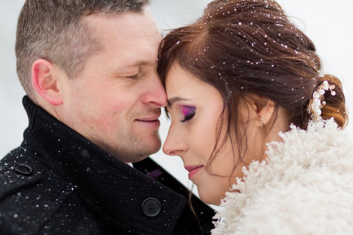 zimowy plener ślubny beskidy, zimowa sesja slubna slask, zimowy plener slubny slask ,plener slubny w beskidach, sesja slubna beskidy, sesja slubna na rownicy, plener slubny na rownicy, fotografia slubna zywiec, zdjecia slubne zywiec, plener slubny beskidy, fotografia slubna slask, fotograf na slub slask, zdjecia slubne slask, fotografia slubna bielsko, zdjecia slubne bielsko, fotografowie slubni, dwoch fotografow na slub, www.magiaobrazu.com,